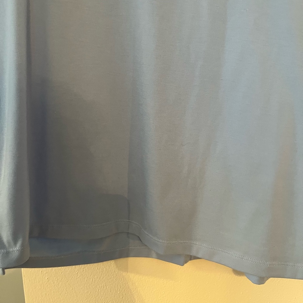 Title Nine women’s Light Blue tee Shirt - large with keyhole back - Picture 4 of 12